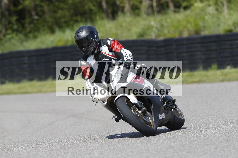 Archiv-2025/09 22.04.2025 Cornu Master School ADR/rot-rouge/4